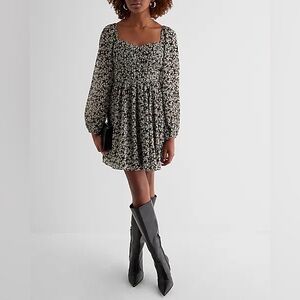 Floral Sweetheart Neckline Long Sleeve Babydoll Dress in Black Print